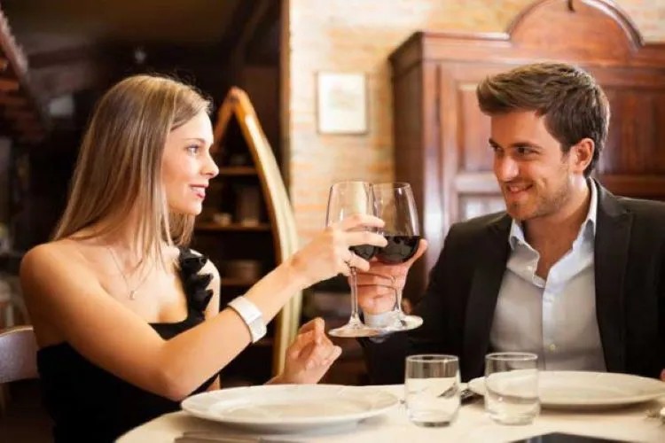 SofiaDate Review: Details, Cost & Characteristic